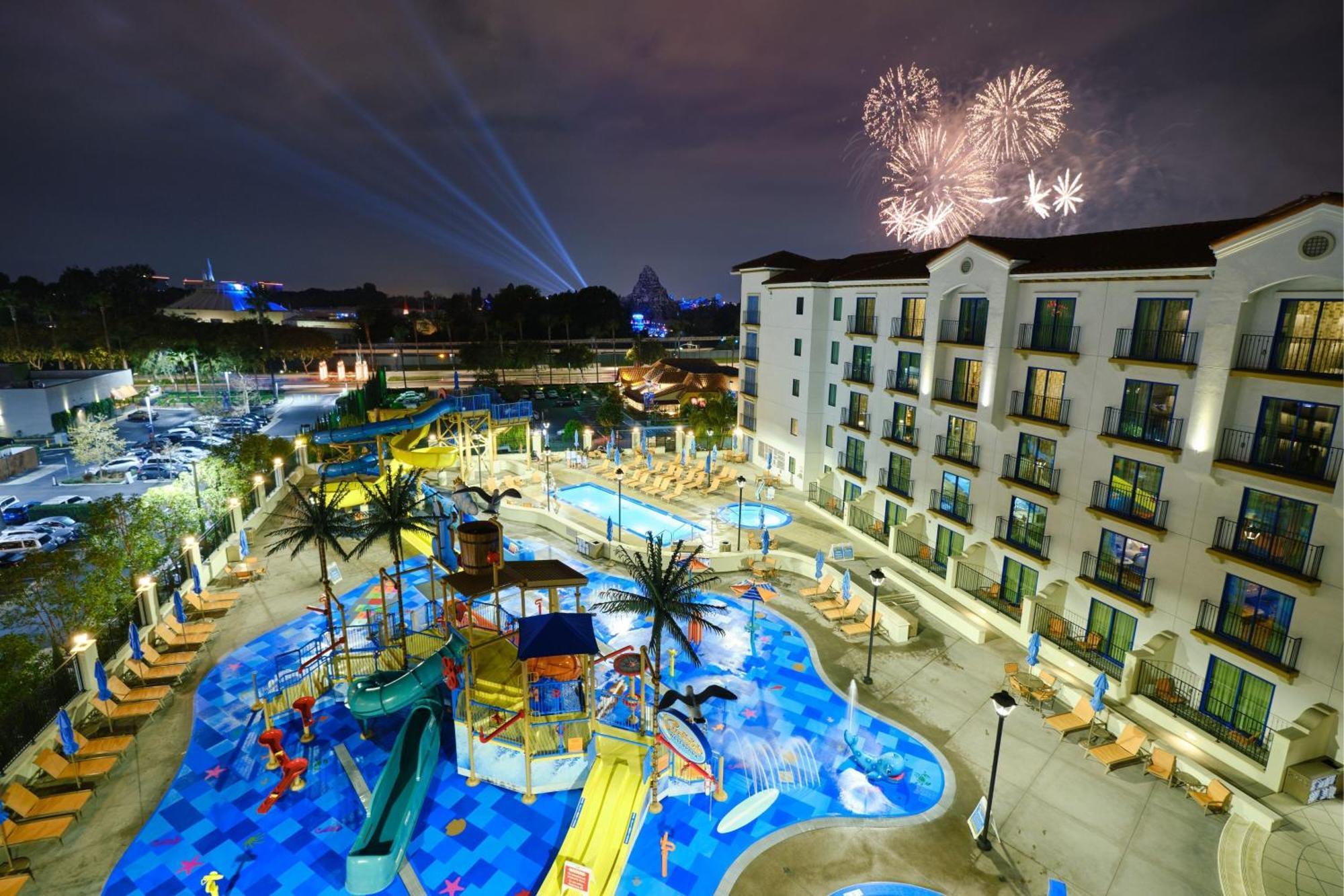 Отель Courtyard Anaheim Theme Park Entrance Экстерьер фото